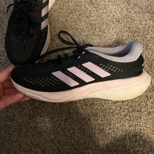 Women’s adidas tennis shoes